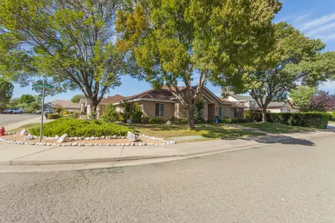 2290 Cumberland Dr, Redding, CA 96001 photo 3