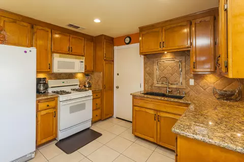 3518 Alta Mesa Dr, Redding, CA 96002 photo 5