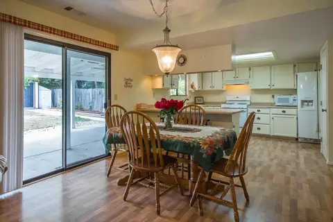3152 Seminole Dr, Redding, CA 96001 photo 5