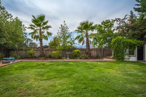 3152 Seminole Dr, Redding, CA 96001 photo 11