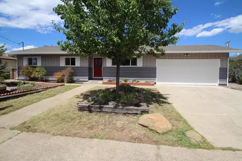 3250 Panorama Dr, Redding, CA 96003 photo 1
