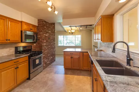 3355 Scenic Dr, Redding, CA 96001 photo 16