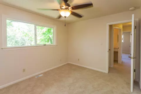 3355 Scenic Dr, Redding, CA 96001 photo 25
