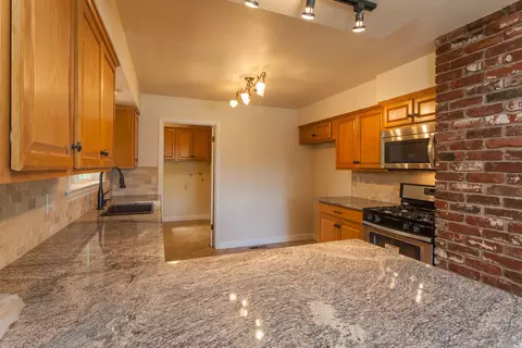 3355 Scenic Dr, Redding, CA 96001 photo 13