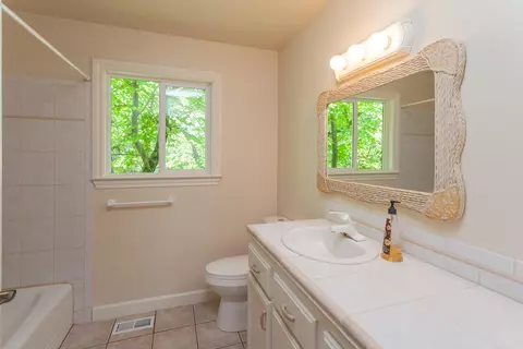 3355 Scenic Dr, Redding, CA 96001 photo 26