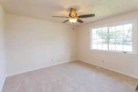 3355 Scenic Dr, Redding, CA 96001 photo 30