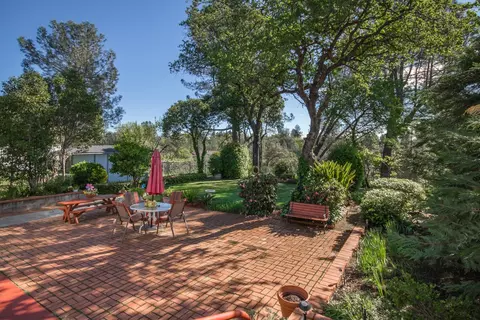 343 Pearl St, Redding, CA 96003 photo 3