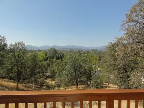 19226 Snowburst Ct, Redding, CA 96003 photo 2