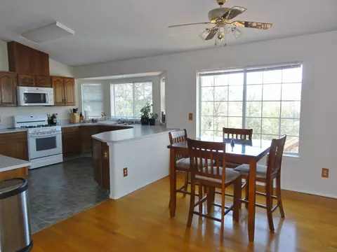 19226 Snowburst Ct, Redding, CA 96003 photo 5