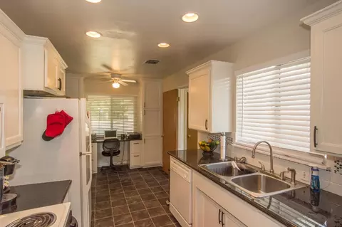 2301 Canal Dr, Redding, CA 96001 photo 10