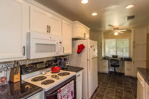 2301 Canal Dr, Redding, CA 96001 photo 9