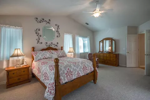 1035 Hillsdale Ct, Redding, CA 96003 photo 7