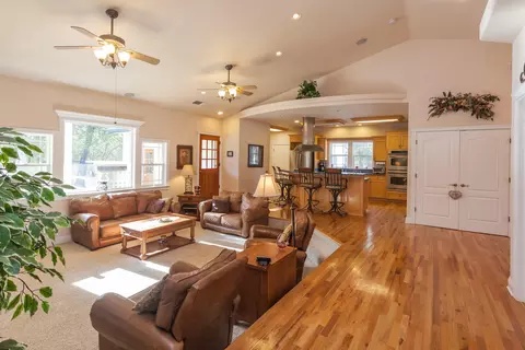 21110 Rae Ln, Redding, CA 96003 photo 10