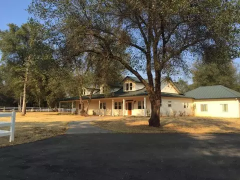 21110 Rae Ln, Redding, CA 96003 photo 3