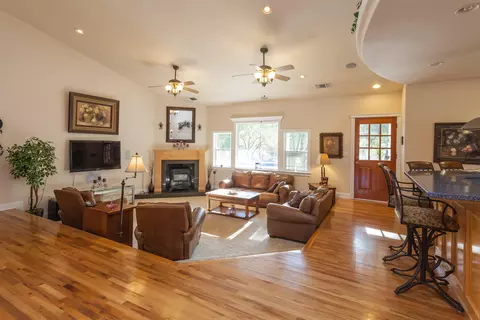 21110 Rae Ln, Redding, CA 96003 photo 9