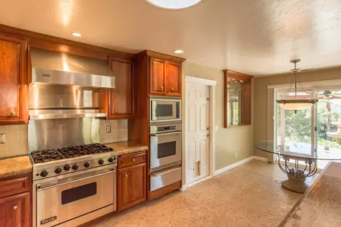 4135 Villa Dr, Redding, CA 96001 photo 1