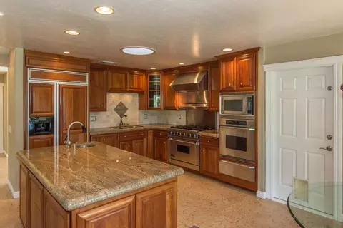 4135 Villa Dr, Redding, CA 96001 photo 18
