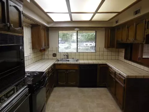 7085 Tucker Ln, Redding, CA 96002 photo 11