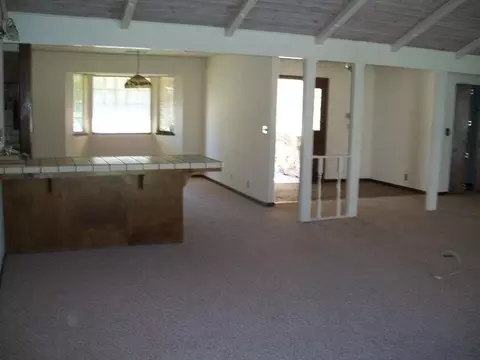 7085 Tucker Ln, Redding, CA 96002 photo 5