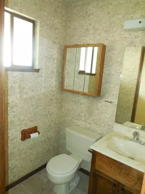 7085 Tucker Ln, Redding, CA 96002 photo 17