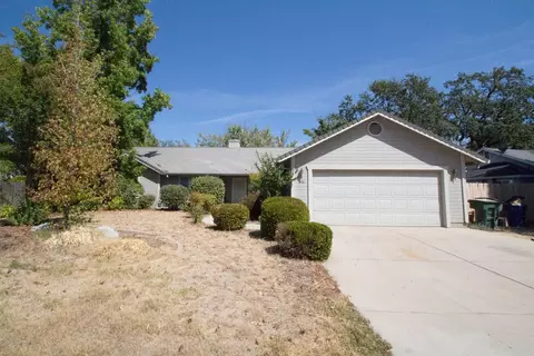 565 Olympic St, Redding, CA 96003 photo 1