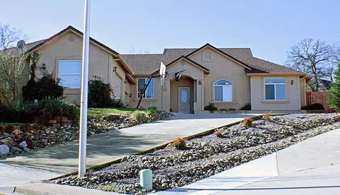 1015 Tulare Ct, Redding, CA 96003 photo 1