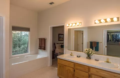 180 Franciscan Trl, Redding, CA 96003 photo 9