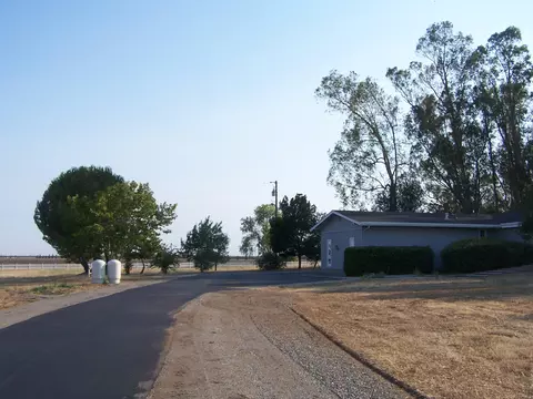 22390 Gyle Rd, Gerber, CA 96035 photo 3