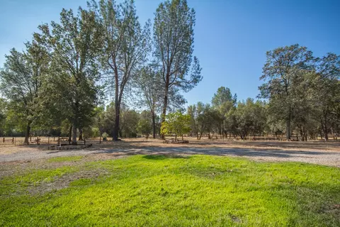 20067 Sylvia Ln, Redding, CA 96002 photo 17