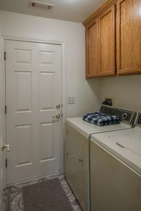 20067 Sylvia Ln, Redding, CA 96002 photo 10