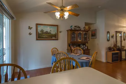 20067 Sylvia Ln, Redding, CA 96002 photo 4