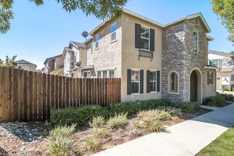 2377 La Villa Way, Redding, CA 96003 photo 2