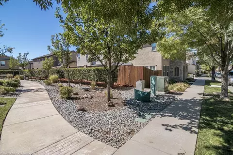 2377 La Villa Way, Redding, CA 96003 photo 21