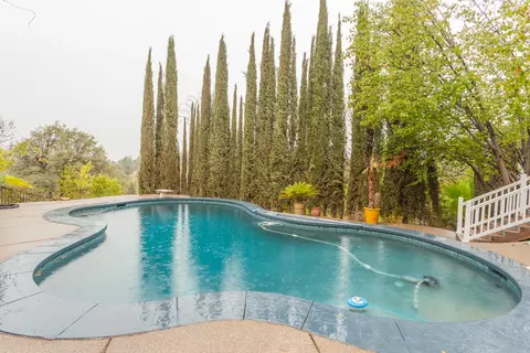 5551 Trish Ct, Redding, CA 96003 photo 1