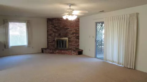 3040 Harlan Dr, Redding, CA 96003 photo 3