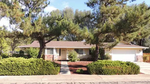 3040 Harlan Dr, Redding, CA 96003 photo 1