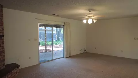 3040 Harlan Dr, Redding, CA 96003 photo 4