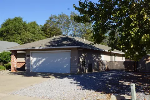 2028 Silverfield Loop, Redding, CA 96002 photo 2