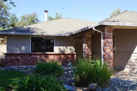 2028 Silverfield Loop, Redding, CA 96002 photo 3