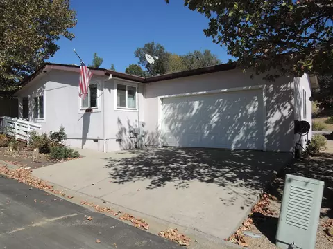 4704 Maple, Redding, CA 96003 photo 1