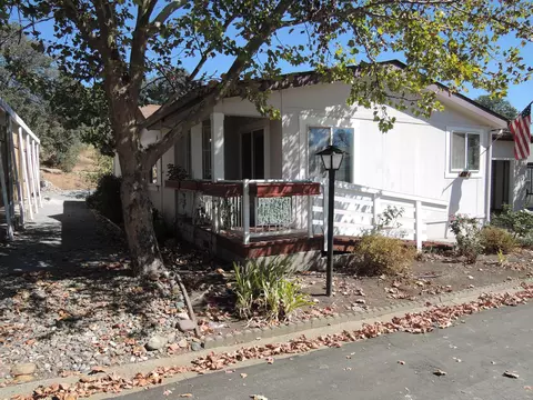 4704 Maple, Redding, CA 96003 photo 2