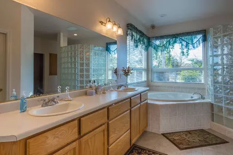 21483 Mccormick Ln, Redding, CA 96003 photo 16