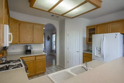 21483 Mccormick Ln, Redding, CA 96003 photo 7
