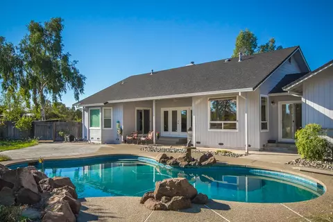 21483 Mccormick Ln, Redding, CA 96003 photo 1