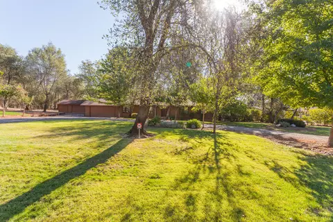 13413 Kings Way, Redding, CA 96003 photo 3