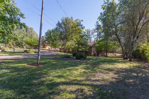 13413 Kings Way, Redding, CA 96003 photo 5