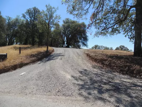 22095 Elk Trl, Redding, CA 96003 photo 2