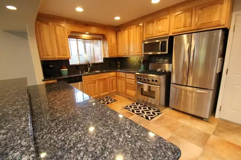 575 Dee Ct, Redding, CA 96002 photo 3