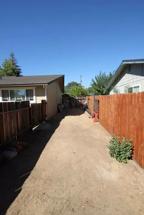 575 Dee Ct, Redding, CA 96002 photo 29