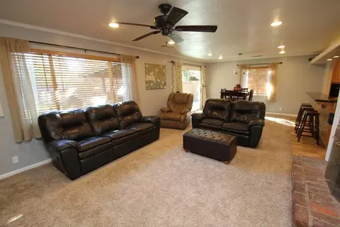 575 Dee Ct, Redding, CA 96002 photo 9